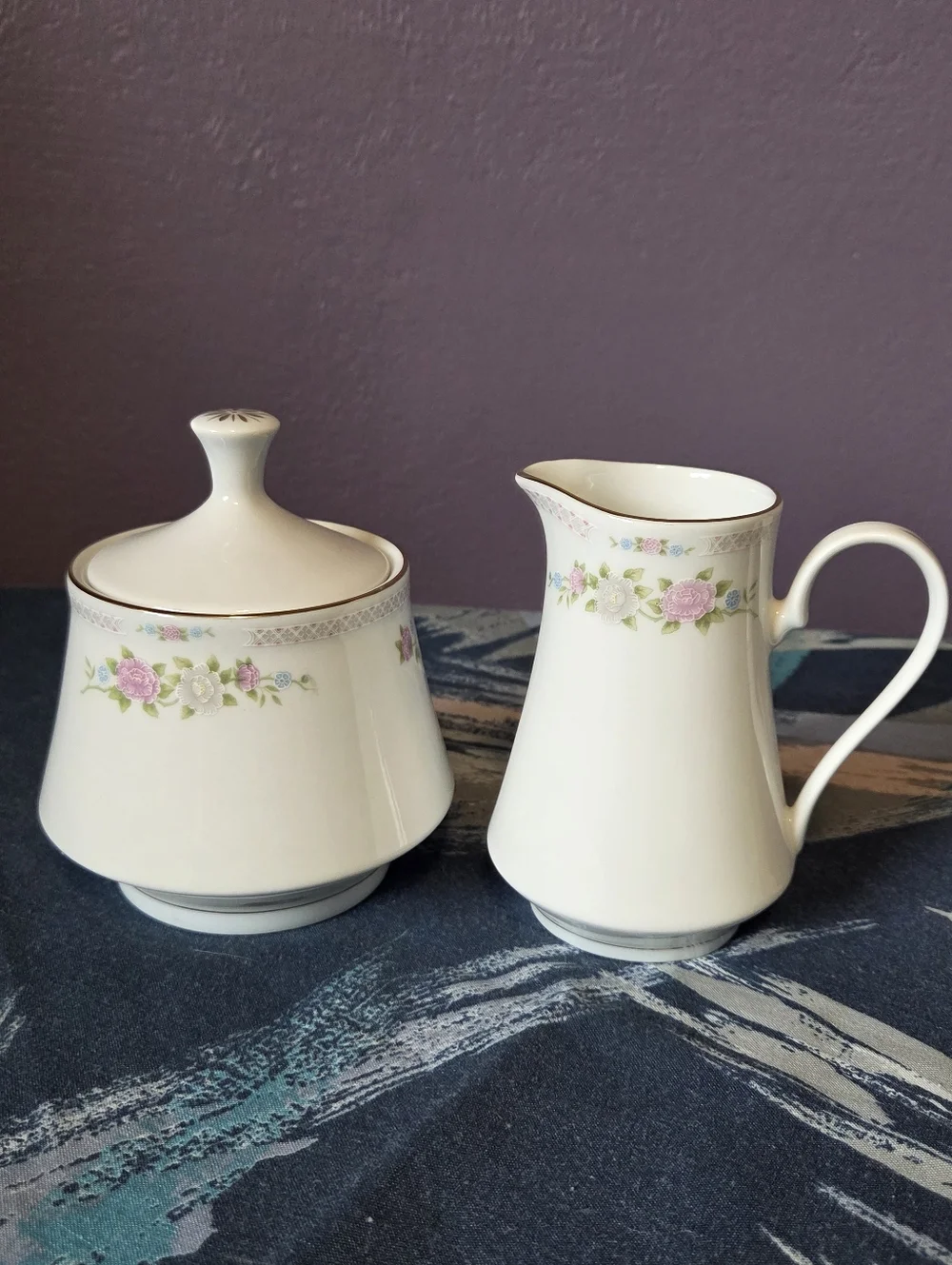 Crown Ming Fine China Jian Shiang “Bird Of Paradise” Cream and Sugar Bowl w/lid